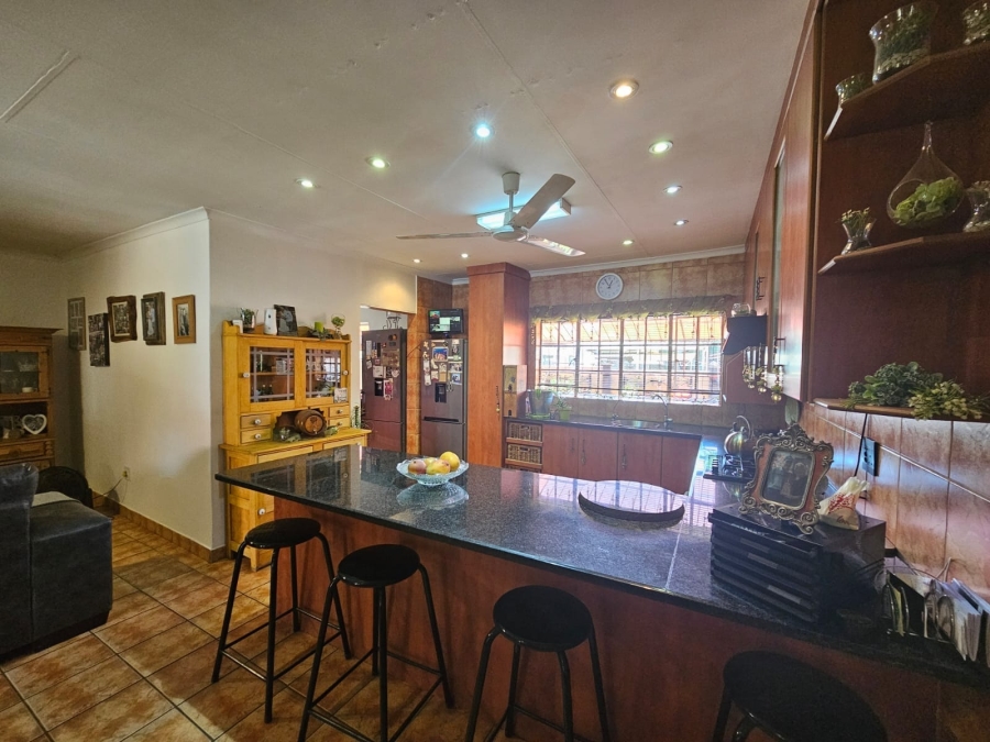 3 Bedroom Property for Sale in Oos Einde North West